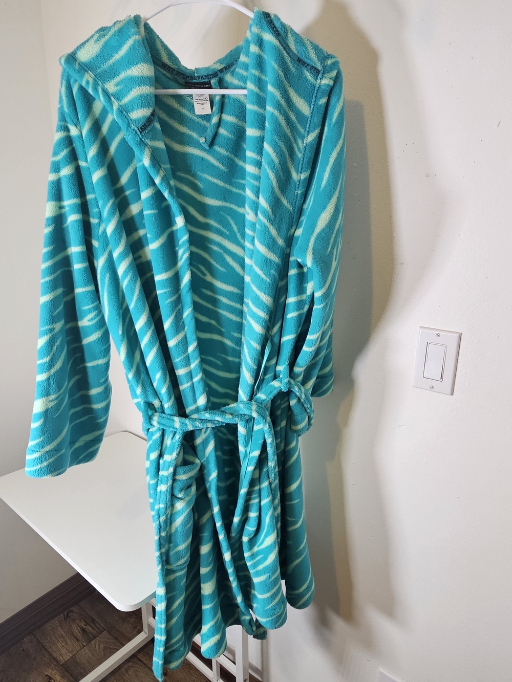 Joe Boxer Teal and White Zebra Hooded Plush Robe